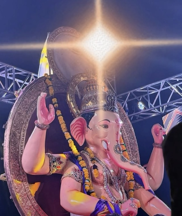 Hill Park Ka Raja pure soil Ganpati idol at Hill Drive