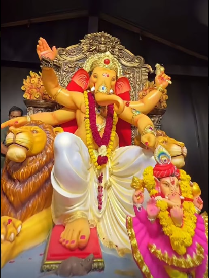 Kaliyabid Ka Raja Ganpati idol behind Virani School Bhavnagar