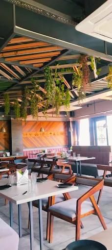 Shetty's Zayka restaurant, Waghawadi Road, Bhavnagar