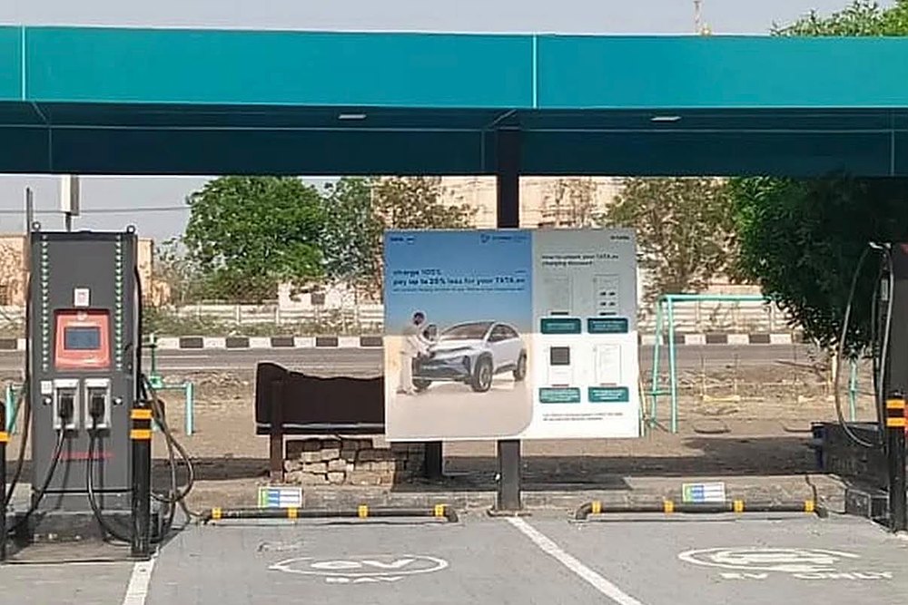 ChargeZone DC fast charger with CCS2 connectors at Hotel Shree Krishna Foodland, Sanes