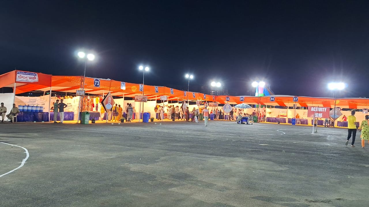 Swadeshi Mela stalls at night in Bhavnagar